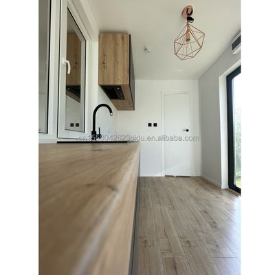 モダンデザインスタイル 40ft 2 ベッドルーム 折りたたむコンテナ オーダーメイド カラーとガラス ドア 屋外生活