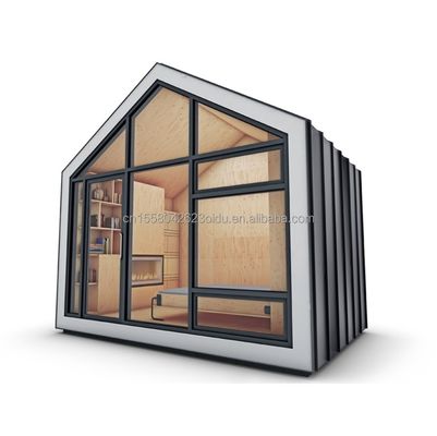 改造された輸送コンテナ プリファブハウス 住宅用鋼コンテナのための三角屋根と安定した木の基盤