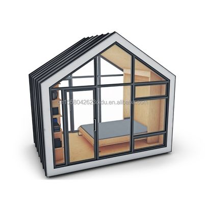 改造された輸送コンテナ プリファブハウス 住宅用鋼コンテナのための三角屋根と安定した木の基盤