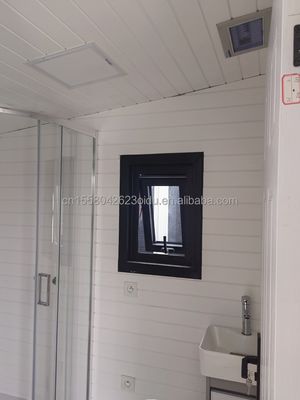 現代的な屋外生活 20ft 40ft プリファブリック モバイルハウス 拡張可能な鋼サンドイッチパネル コンテナ パーソナライズされた色